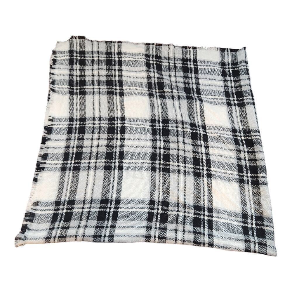ModCloth black & white large plaid blanket scarf, shawl, throw wrap 10% acrylic